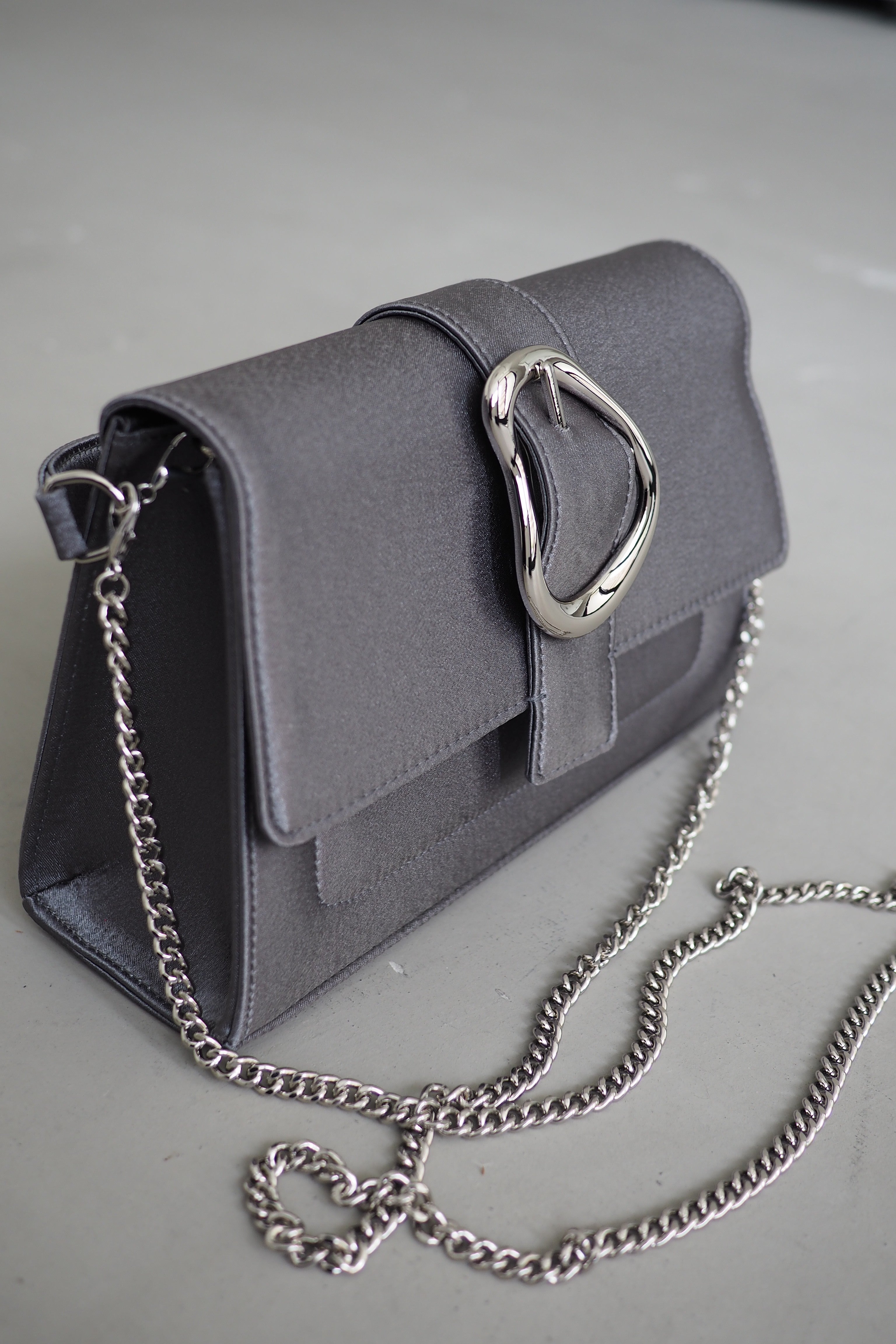 952 Irregular motif bag