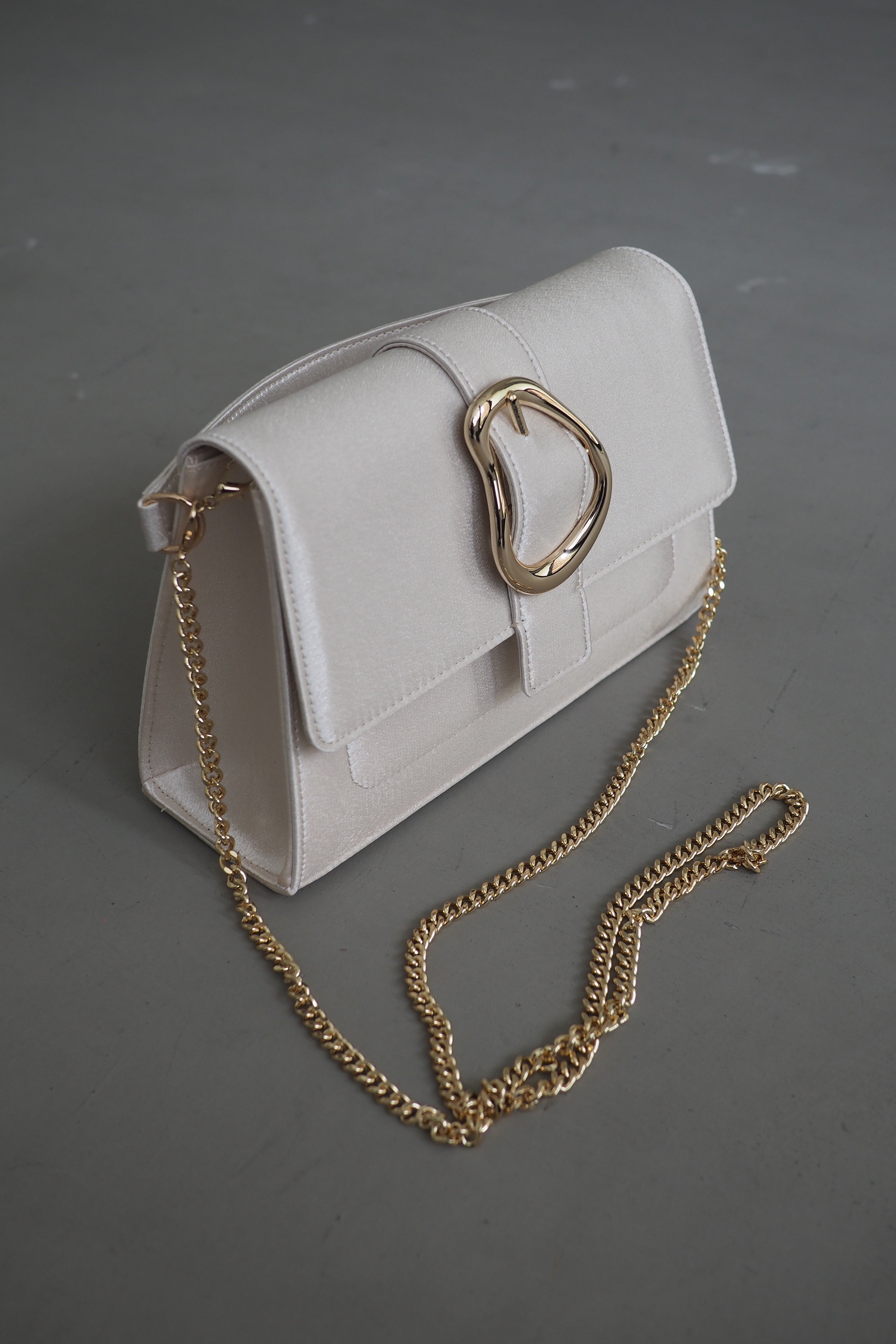 952 Irregular motif bag