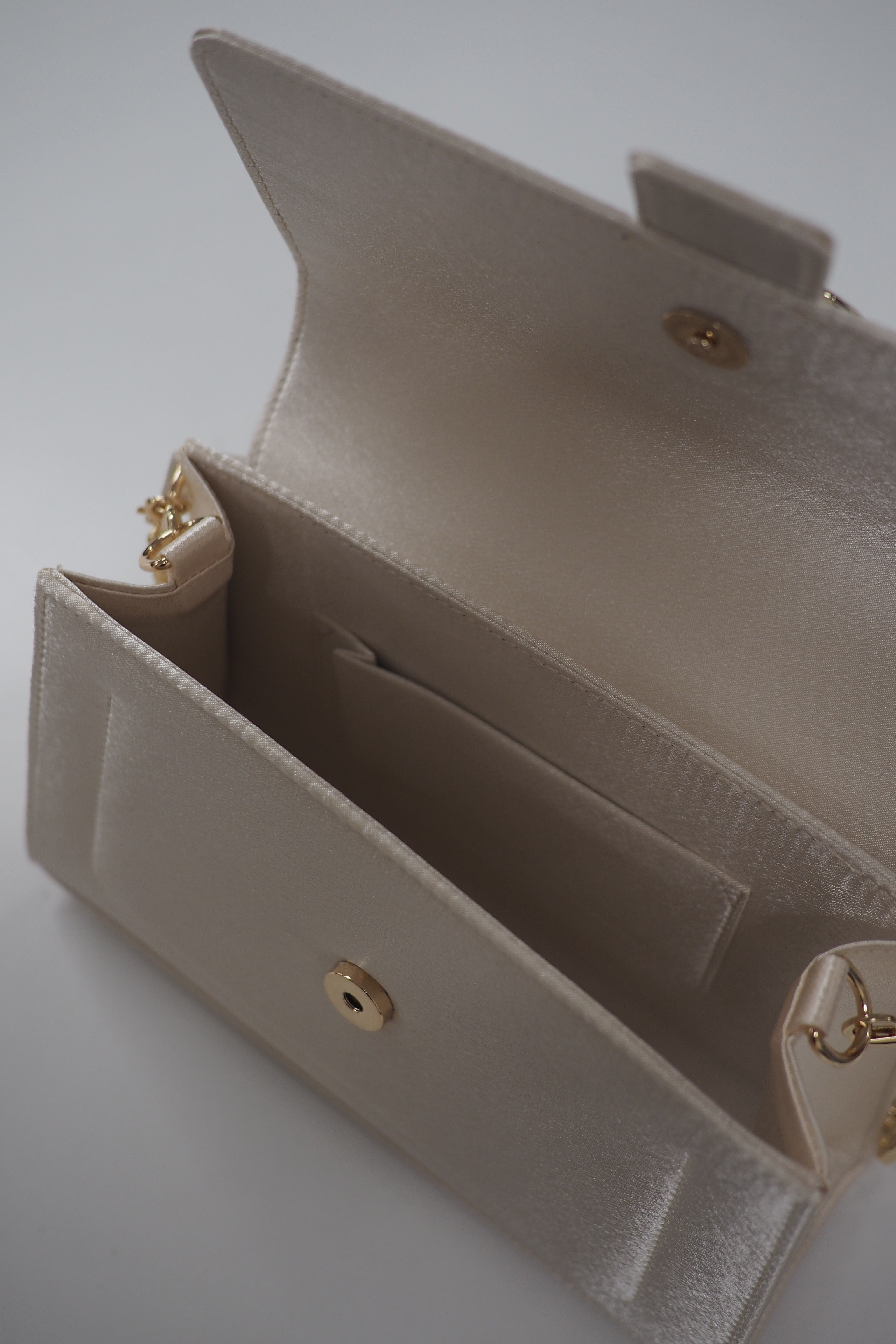 952 Irregular motif bag