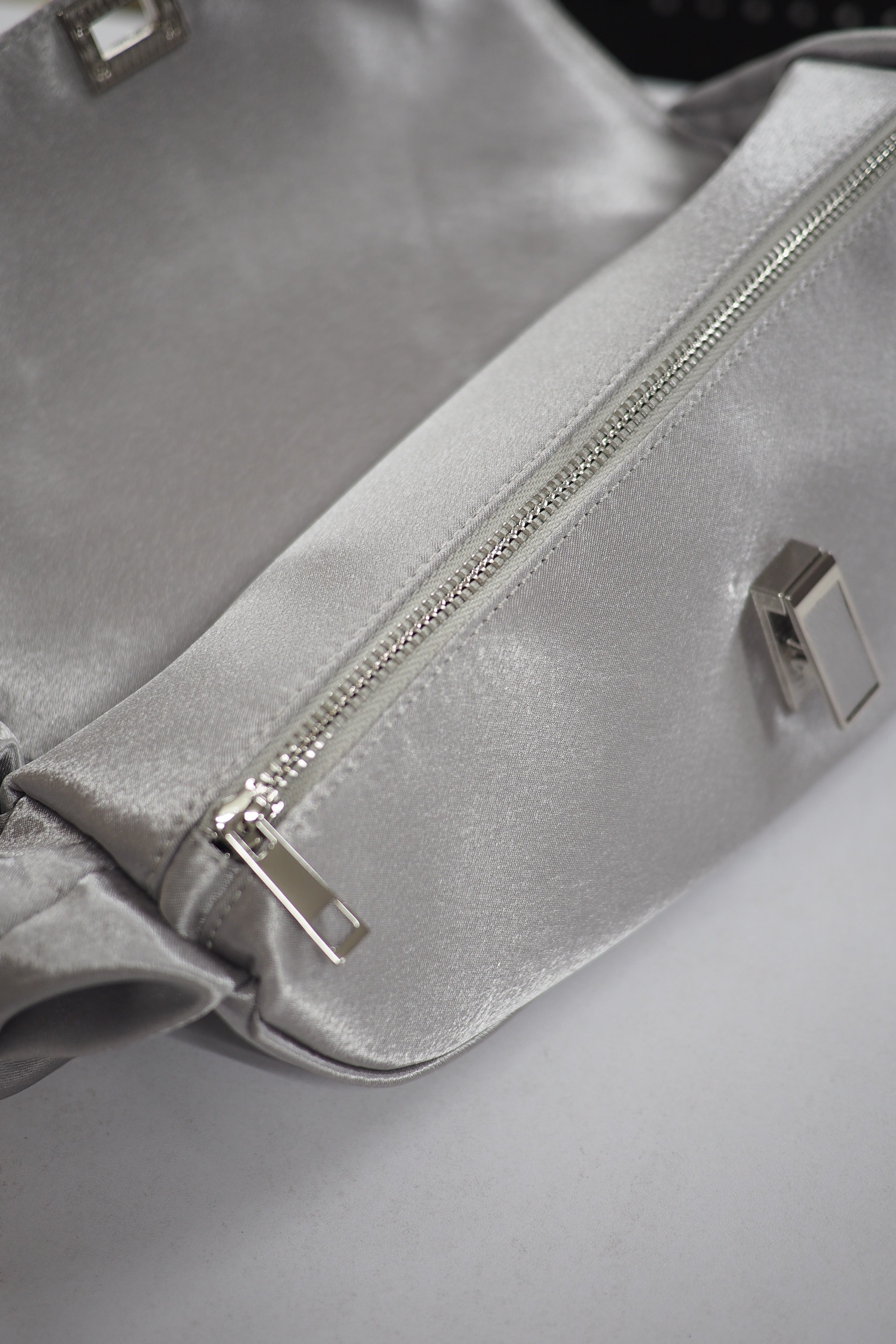 951 Frill handle clutch