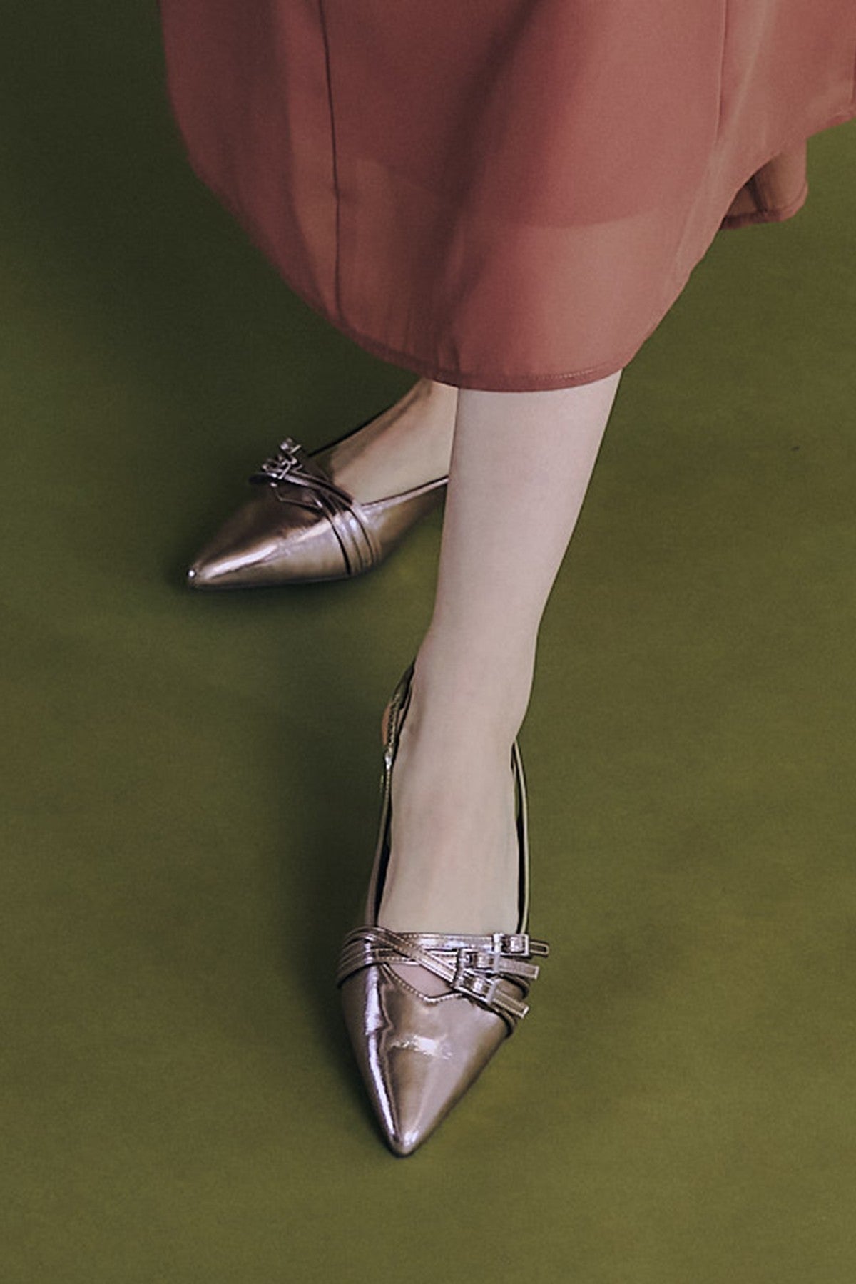 962 strap overlay pumps