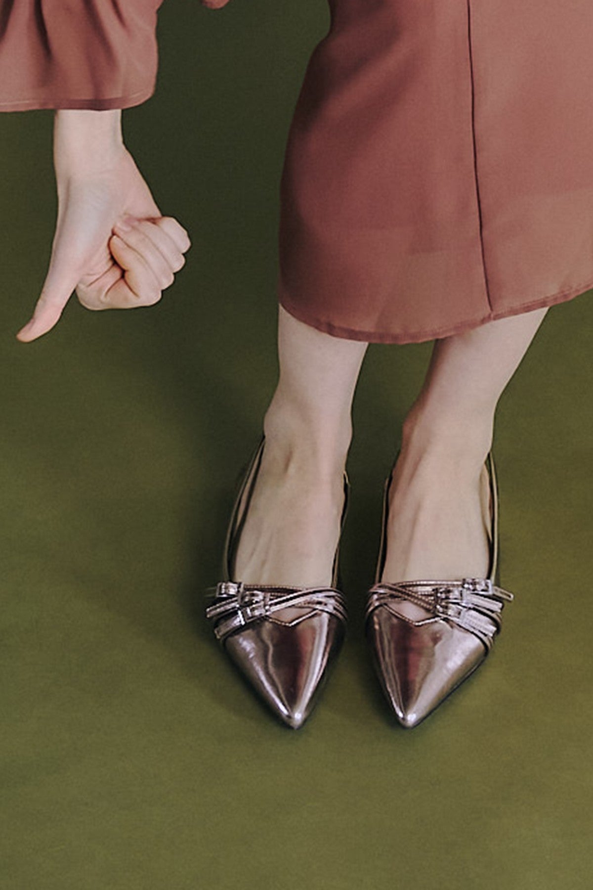 962 strap overlay pumps