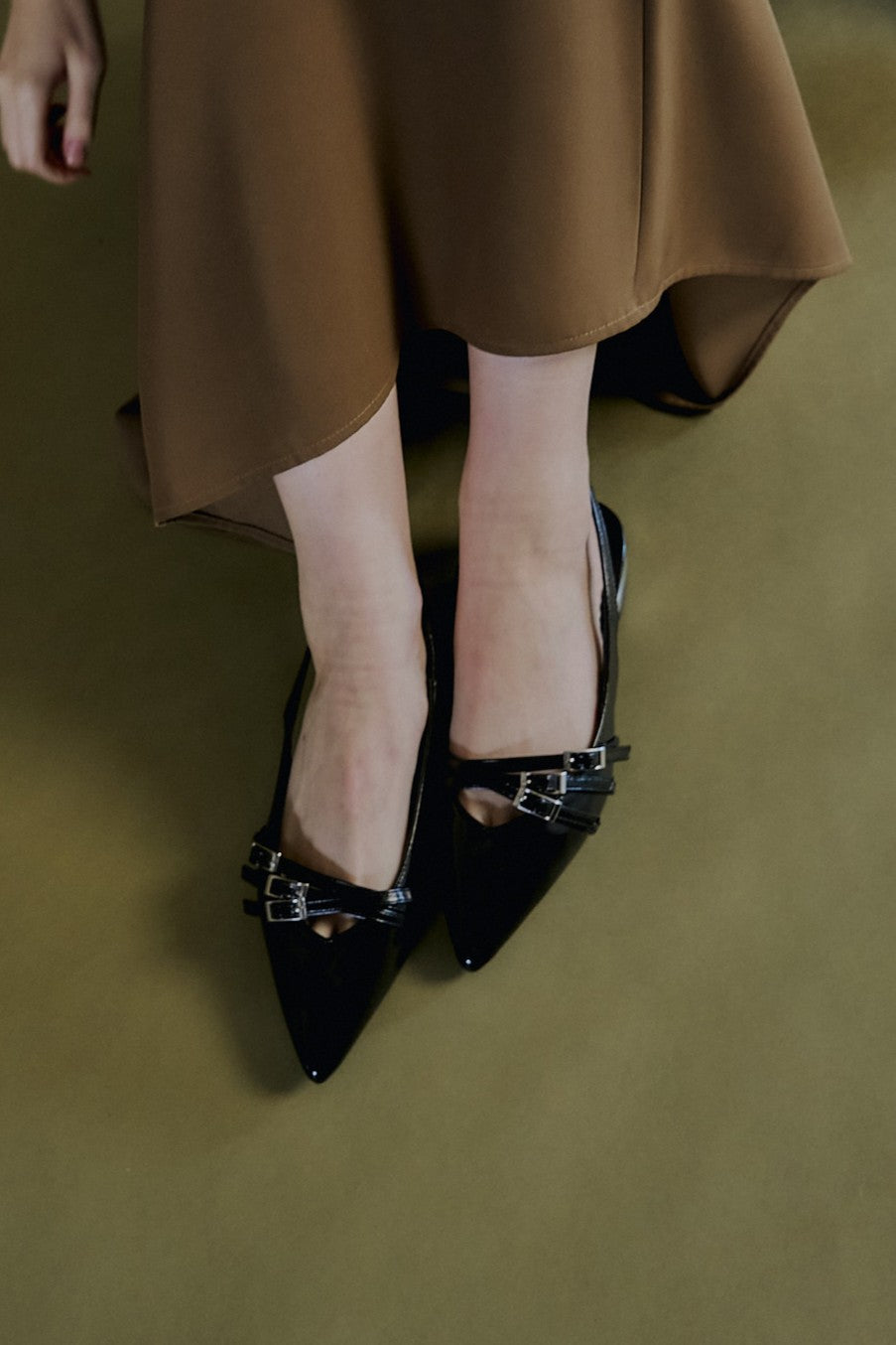 962 strap overlay pumps