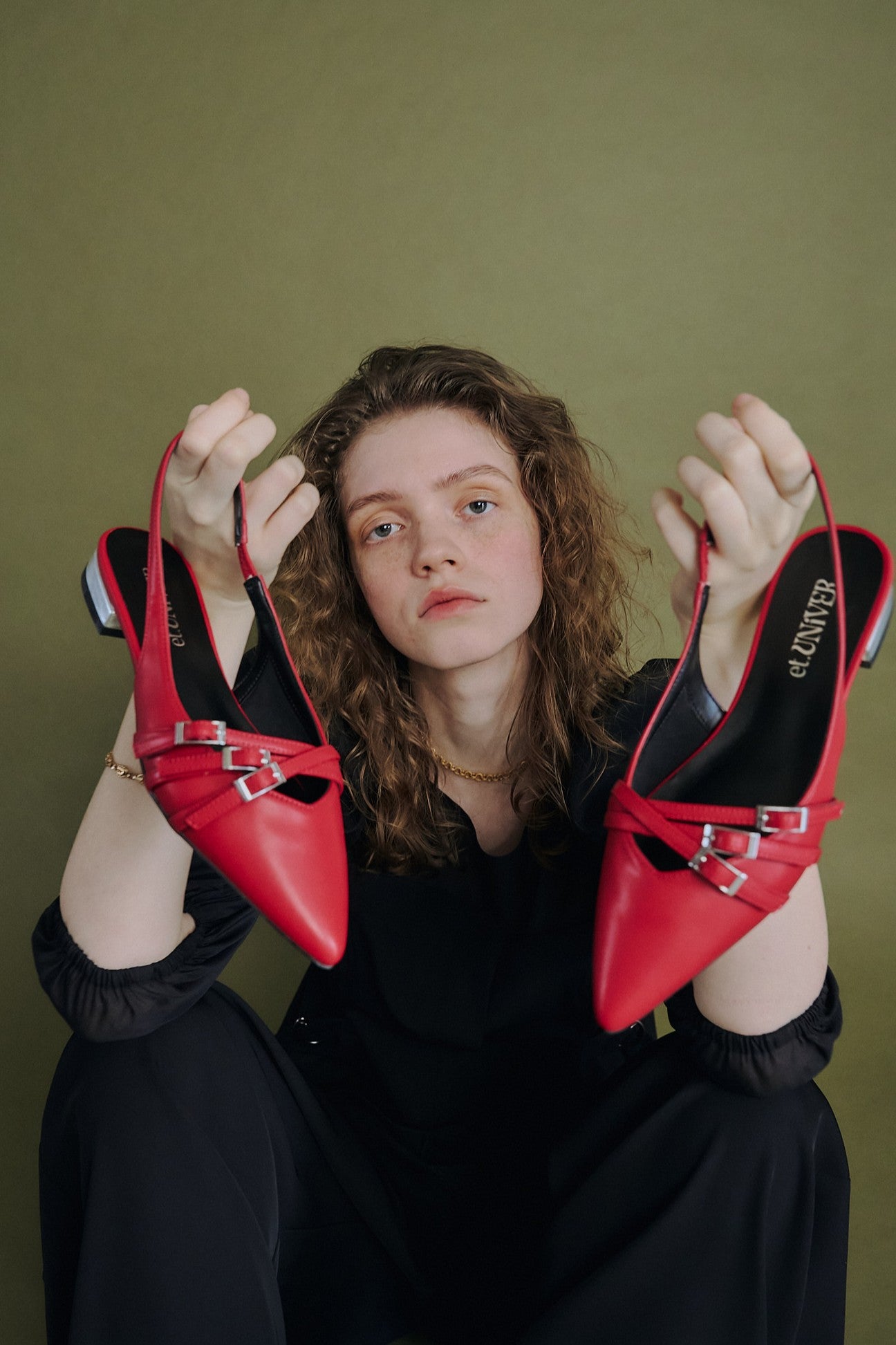 962 strap overlay pumps