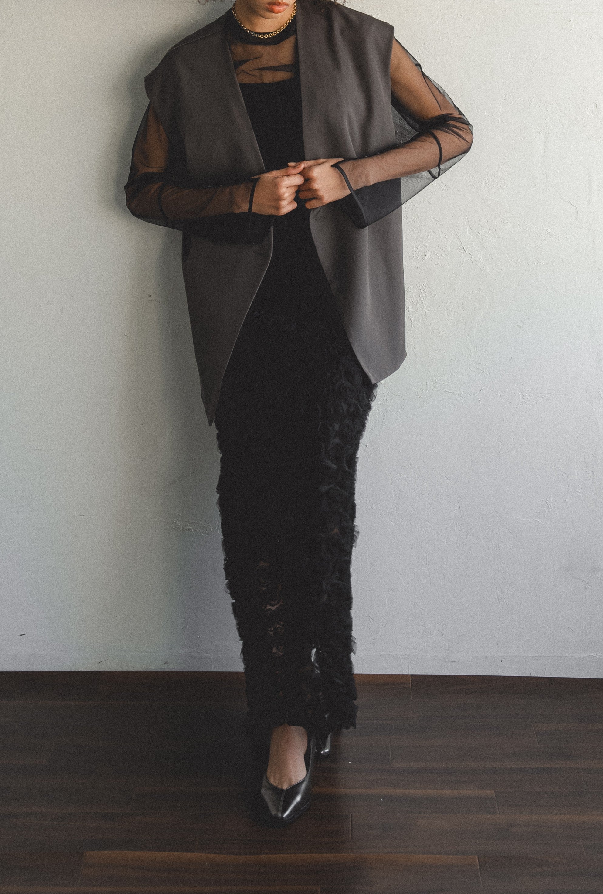 987 Sleek Metallic Pumps