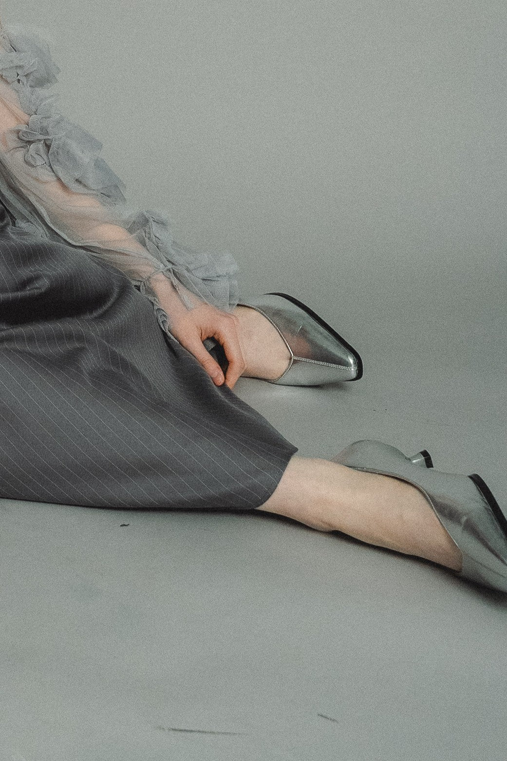 987 Sleek Metallic Pumps