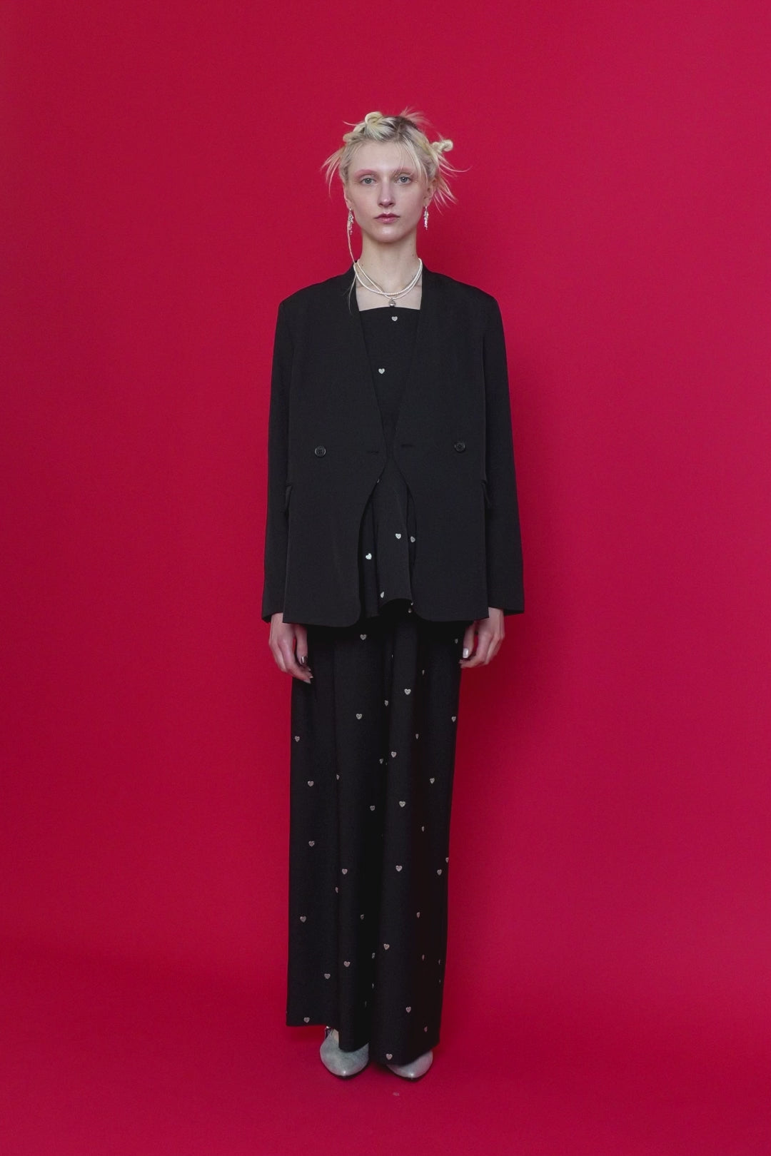 ビデオをロード: 1098 Minimal collarless Jacket
